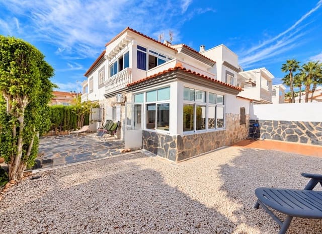 Chalet de 3 habitaciones en La Florida, Orihuela en venta con piscina - 349.995 € (Ref: 10175831)