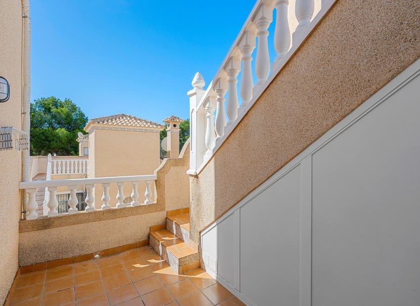 3 soveværelse Villa til salg i Villamartin med swimmingpool garage - € 265.000 (Ref: 10175832)