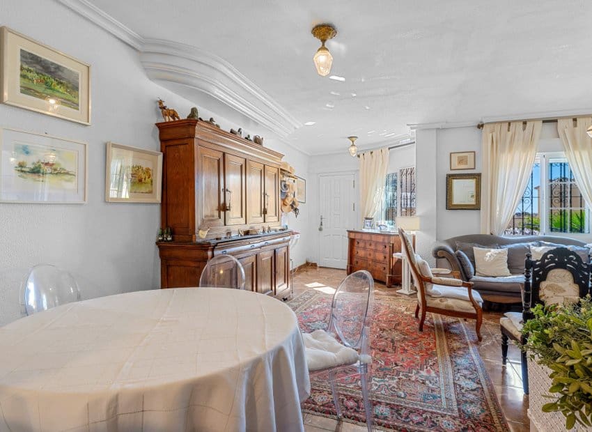 3 soveværelse Villa til salg i Villamartin med swimmingpool garage - € 265.000 (Ref: 10175832)