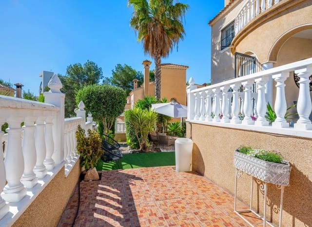3 soveværelse Villa til salg i Villamartin, Orihuela med swimmingpool garage - € 265.000 (Ref: 10175832)
