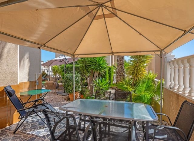 3 soveværelse Villa til salg i Villamartin, Orihuela med swimmingpool garage - € 265.000 (Ref: 10175832)
