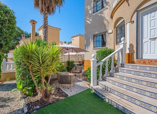 3 soveværelse Villa til salg i Villamartin, Orihuela med swimmingpool garage - € 265.000 (Ref: 10175832)