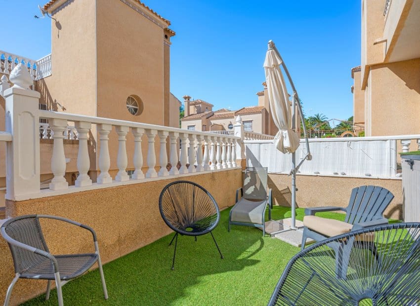 3 soveværelse Villa til salg i Villamartin med swimmingpool garage - € 265.000 (Ref: 10175832)