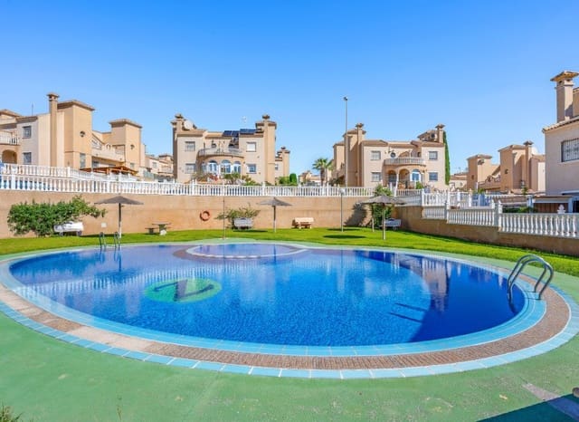 3 soveværelse Villa til salg i Villamartin, Orihuela med swimmingpool garage - € 265.000 (Ref: 10175832)