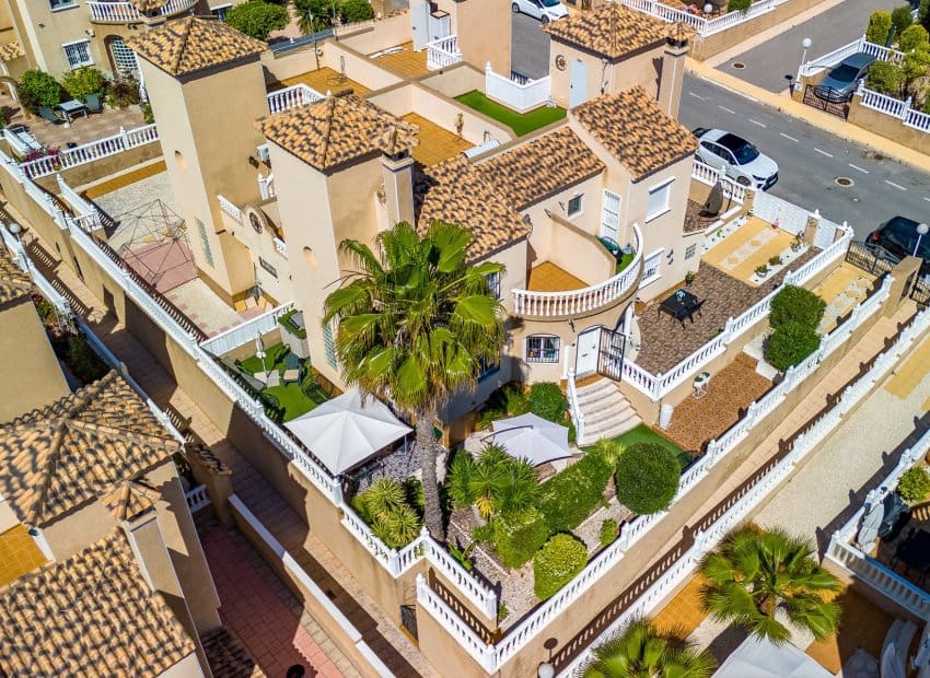 3 soveværelse Villa til salg i Villamartin med swimmingpool garage - € 265.000 (Ref: 10175832)