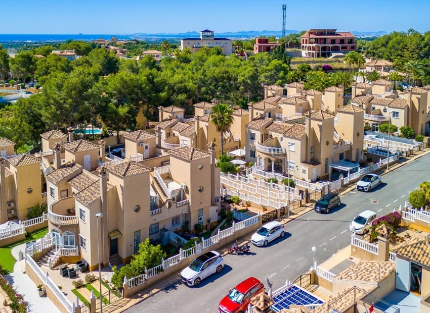 3 soveværelse Villa til salg i Villamartin med swimmingpool garage - € 265.000 (Ref: 10175832)