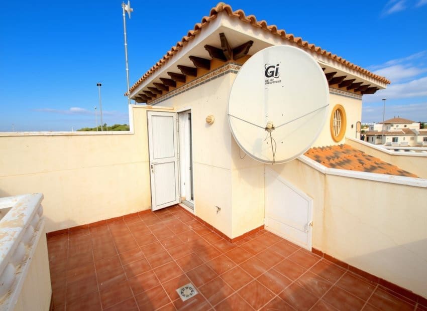 Casa de 2 habitaciones en Orihuela Costa en venta con piscina garaje - 220.000 € (Ref: 10175837)
