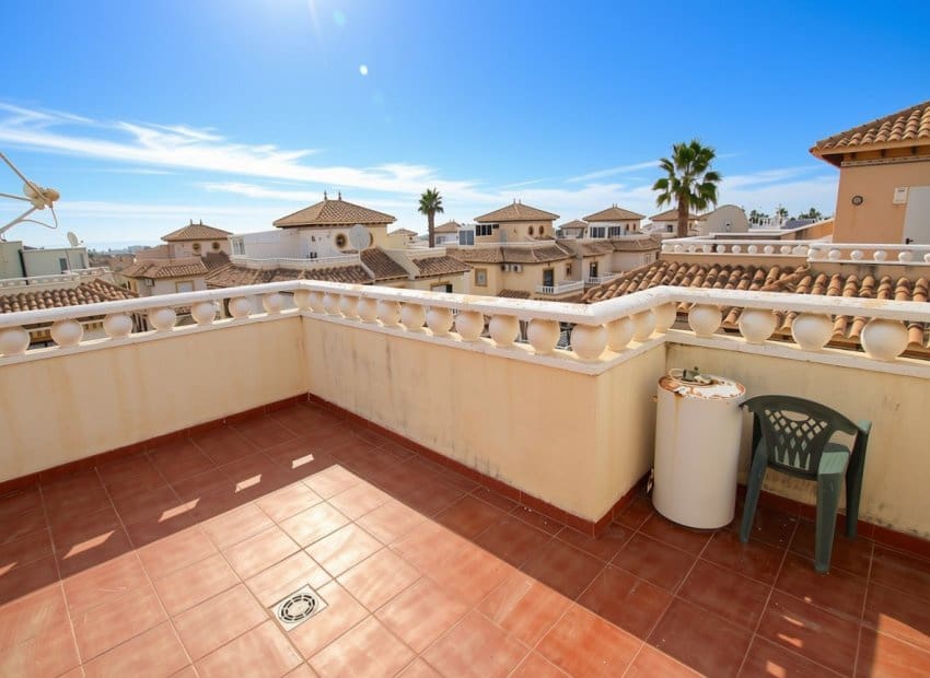 Casa de 2 habitaciones en Orihuela Costa en venta con piscina garaje - 220.000 € (Ref: 10175837)