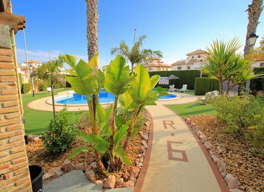 Casa de 2 habitaciones en Orihuela Costa en venta con piscina garaje - 220.000 € (Ref: 10175837)
