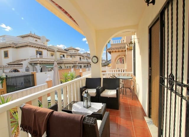 Casa de 2 habitaciones en Lomas de Cabo Roig - Los Dolses, Orihuela en venta con piscina garaje - 220.000 € (Ref: 10175837)