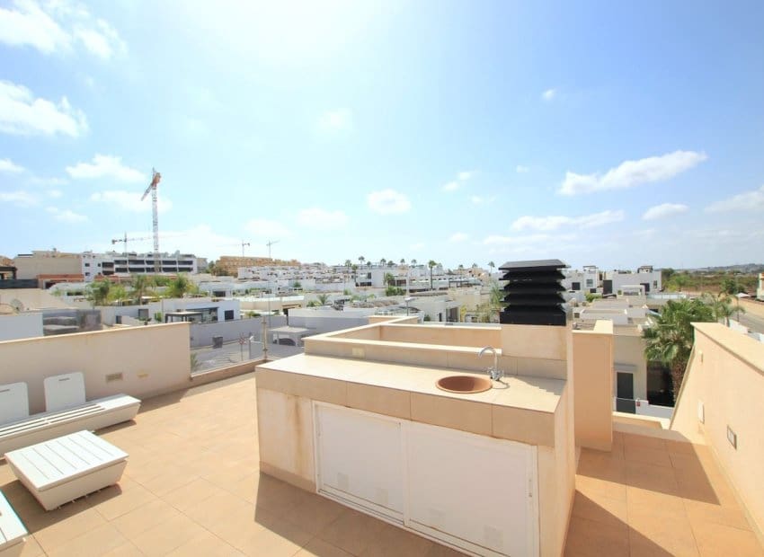 3 soveværelse Villa til salg i Benijofar med swimmingpool garage - € 389.000 (Ref: 10175839)