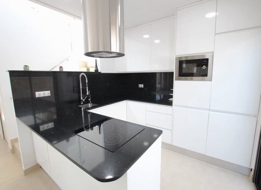 3 soveværelse Villa til salg i Benijofar med swimmingpool garage - € 389.000 (Ref: 10175839)