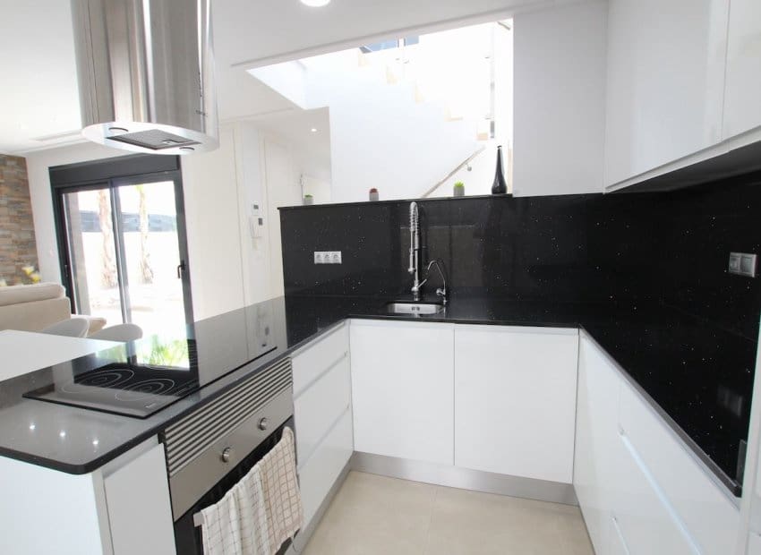 3 soveværelse Villa til salg i Benijofar med swimmingpool garage - € 389.000 (Ref: 10175839)