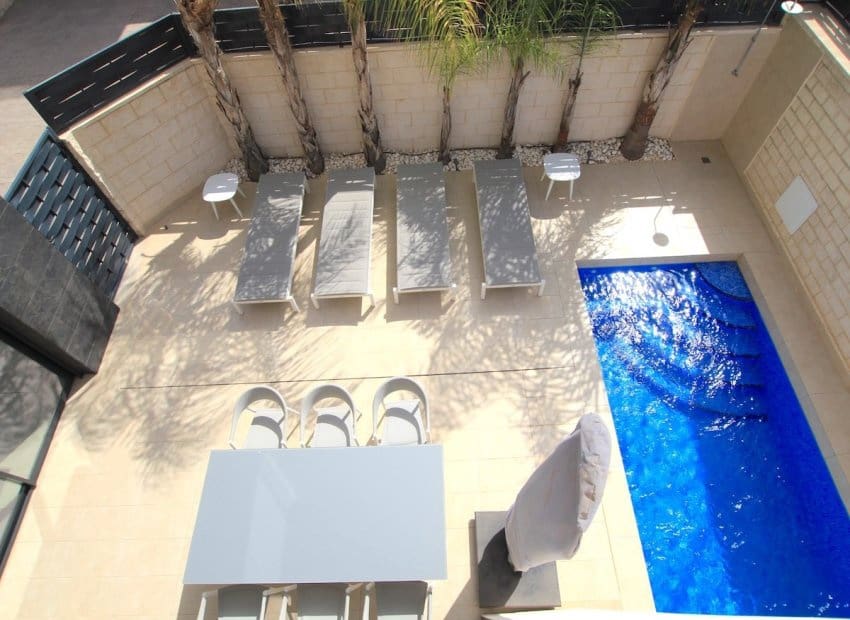 3 soveværelse Villa til salg i Benijofar med swimmingpool garage - € 389.000 (Ref: 10175839)