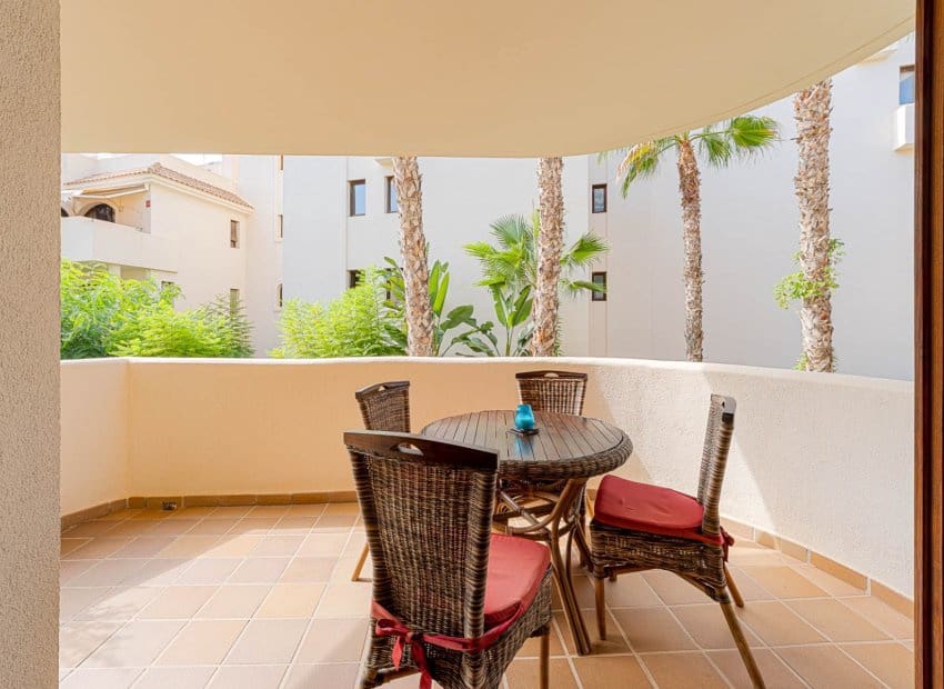 2 soveværelse Lejlighed til salg i Orihuela Costa med swimmingpool garage - € 289.000 (Ref: 10175840)