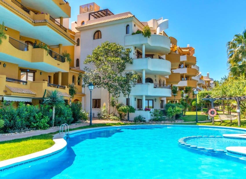 2 soveværelse Lejlighed til salg i Orihuela Costa med swimmingpool garage - € 289.000 (Ref: 10175840)