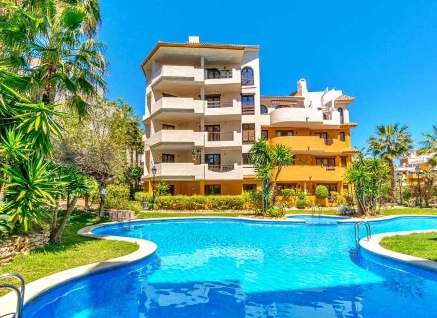 2 soveværelse Lejlighed til salg i Orihuela Costa med swimmingpool garage - € 289.000 (Ref: 10175840)