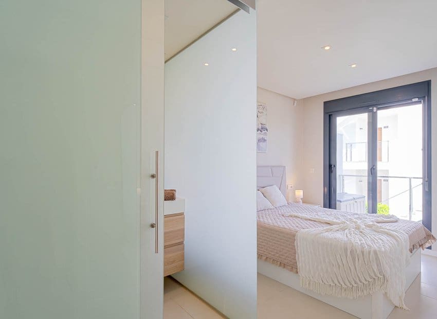 2 sypialnia Apartament na sprzedaż w Orihuela Costa z basenem garażem - 270 000 € (Ref: 10175841)