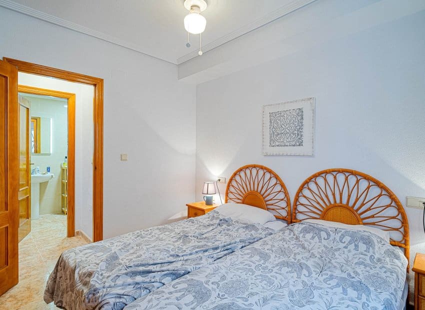 2 sypialnia Apartament na sprzedaż w Orihuela Costa z basenem garażem - 155 000 € (Ref: 10175843)