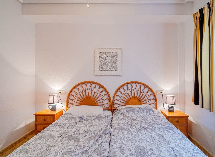 2 sypialnia Apartament na sprzedaż w Orihuela Costa z basenem garażem - 155 000 € (Ref: 10175843)