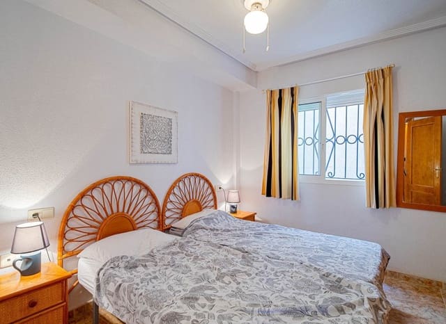 2 sypialnia Apartament na sprzedaż w Punta Prima, Orihuela z basenem garażem - 155 000 € (Ref: 10175843)