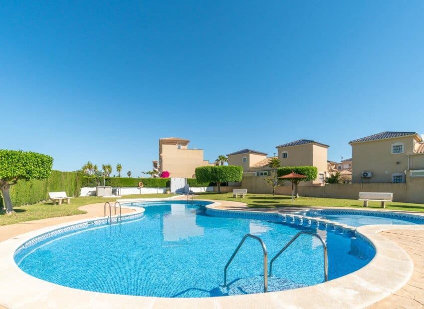 2 sypialnia Apartament na sprzedaż w Orihuela Costa z basenem garażem - 155 000 € (Ref: 10175843)