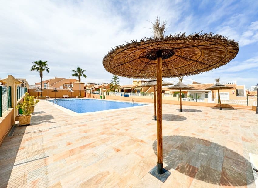 2 sypialnia Apartament na sprzedaż w Orihuela Costa z basenem garażem - 155 000 € (Ref: 10175843)