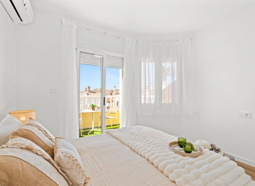 2 soverom Hus til salgs i Villamartin med svømmebasseng - € 229 800 (Ref: 10175844)