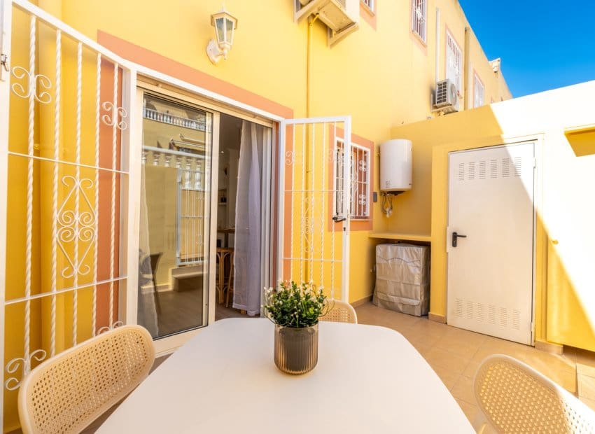 2 soverom Hus til salgs i Villamartin med svømmebasseng - € 229 800 (Ref: 10175844)