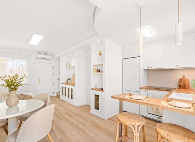 2 soverom Hus til salgs i Villamartin, Orihuela med svømmebasseng - € 229 800 (Ref: 10175844)