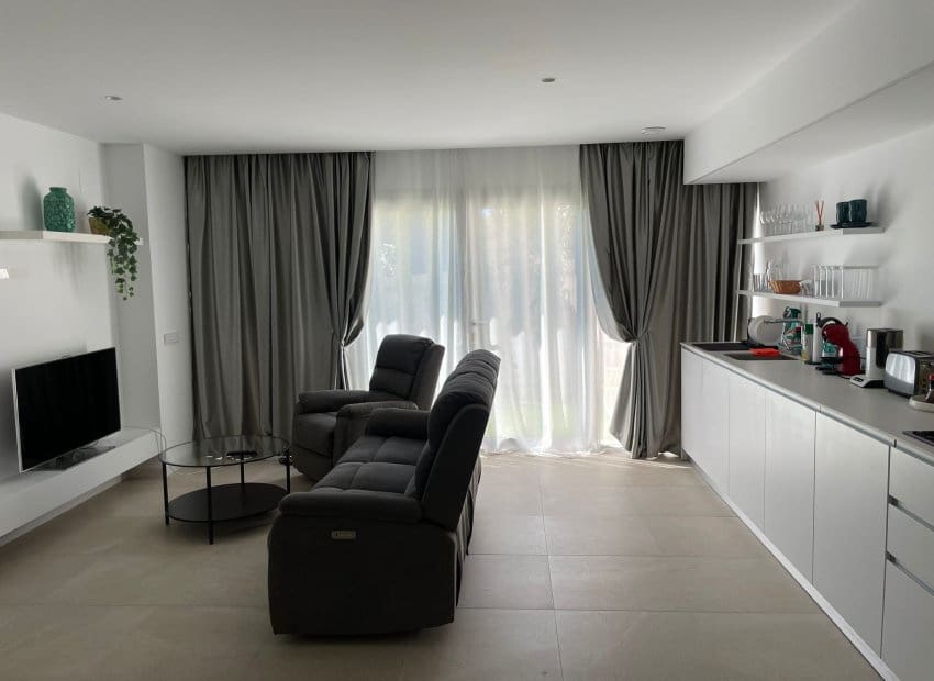 2 sypialnia Apartament na sprzedaż w Los Balcones z basenem garażem - 310 000 € (Ref: 10175845)