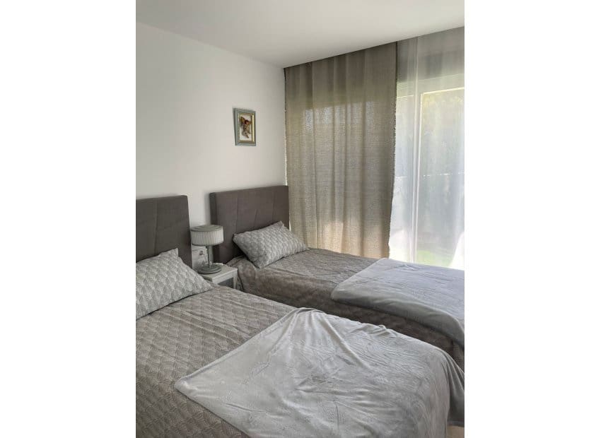 2 sypialnia Apartament na sprzedaż w Los Balcones z basenem garażem - 310 000 € (Ref: 10175845)