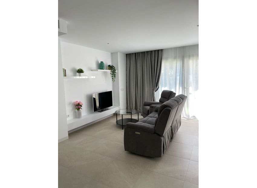 2 sypialnia Apartament na sprzedaż w Los Balcones z basenem garażem - 310 000 € (Ref: 10175845)