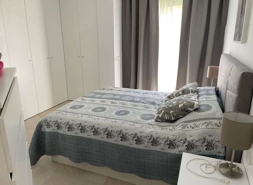 2 sypialnia Apartament na sprzedaż w Los Balcones z basenem garażem - 310 000 € (Ref: 10175845)