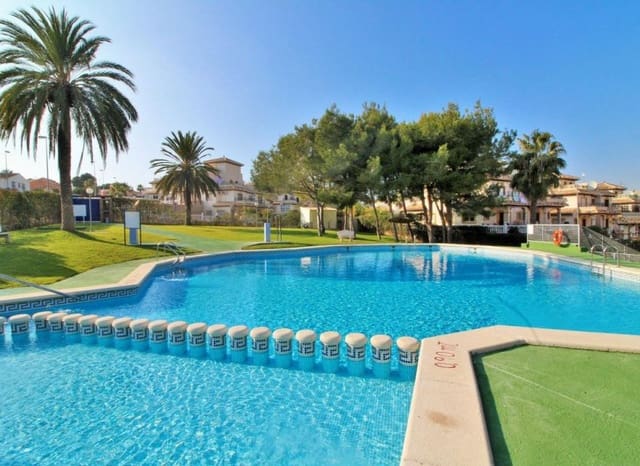 Casa de 3 habitaciones en Villamartin, Orihuela en venta con piscina garaje - 219.995 € (Ref: 10177525)