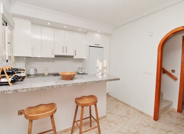 Casa de 3 habitaciones en Villamartin, Orihuela en venta con piscina garaje - 219.995 € (Ref: 10177525)