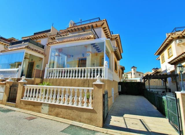 Casa de 3 habitaciones en Villamartin, Orihuela en venta con piscina garaje - 219.995 € (Ref: 10177525)