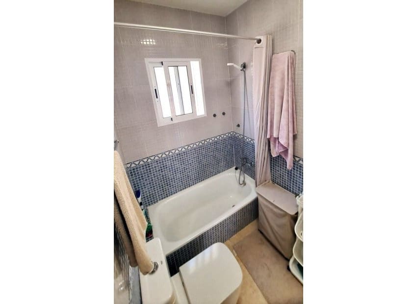 2 sypialnia Dom na sprzedaż w Villamartin z basenem garażem - 194 950 € (Ref: 10177526)