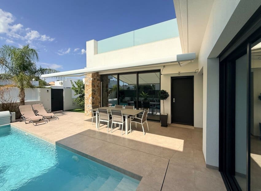 3 soverom Villa til salgs i Santiago de la Ribera med svømmebasseng - € 489 000 (Ref: 10177527)