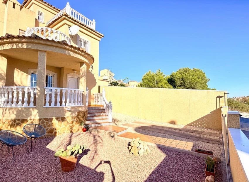 3 soveværelse Villa til salg i Ciudad Quesada med swimmingpool garage - € 289.000 (Ref: 10177530)