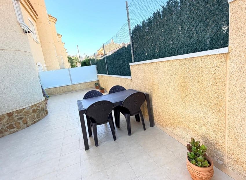 3 soveværelse Villa til salg i Ciudad Quesada med swimmingpool garage - € 289.000 (Ref: 10177530)