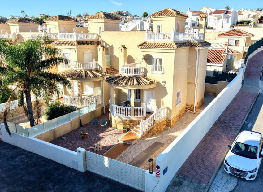 3 soveværelse Villa til salg i Ciudad Quesada med swimmingpool garage - € 289.000 (Ref: 10177530)