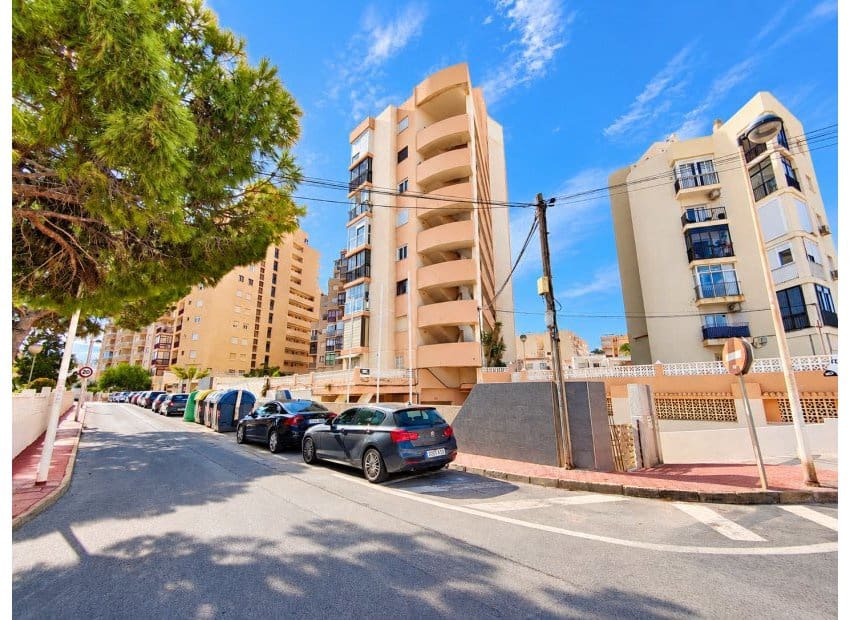 Apartamento de 2 habitaciones en La Mata en venta con garaje - 249.990 € (Ref: 10182257)