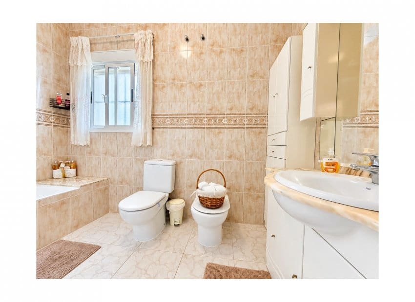 Chalet de 4 habitaciones en Doña Pepa en venta con piscina garaje - 549.995 € (Ref: 10183276)