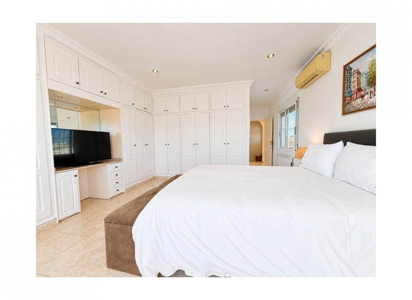 Chalet de 4 habitaciones en Doña Pepa en venta con piscina garaje - 549.995 € (Ref: 10183276)