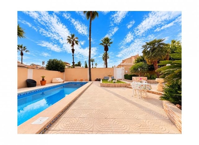 Chalet de 4 habitaciones en Doña Pepa, Rojales en venta con piscina garaje - 549.995 € (Ref: 10183276)
