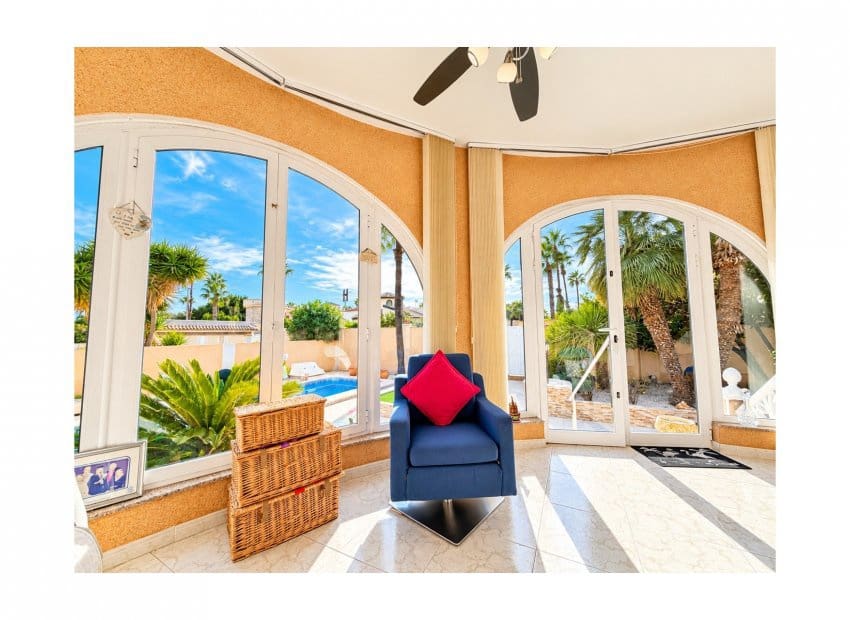 Chalet de 4 habitaciones en Doña Pepa en venta con piscina garaje - 549.995 € (Ref: 10183276)