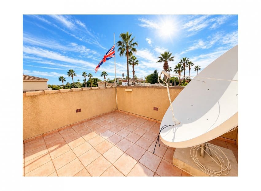 Chalet de 4 habitaciones en Doña Pepa en venta con piscina garaje - 549.995 € (Ref: 10183276)