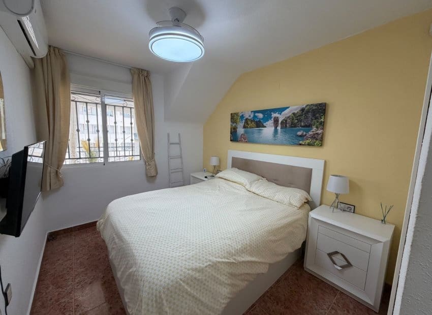 2 soveværelse Lejlighed til salg i Vistabella med swimmingpool - € 137.000 (Ref: 10183277)