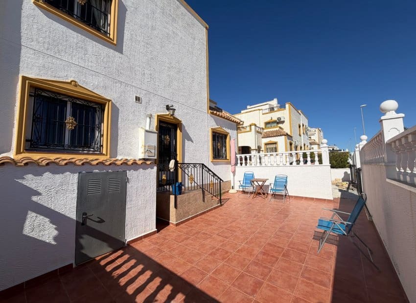 3 soveværelse Byhus til salg i Vistabella med swimmingpool - € 195.000 (Ref: 10183278)